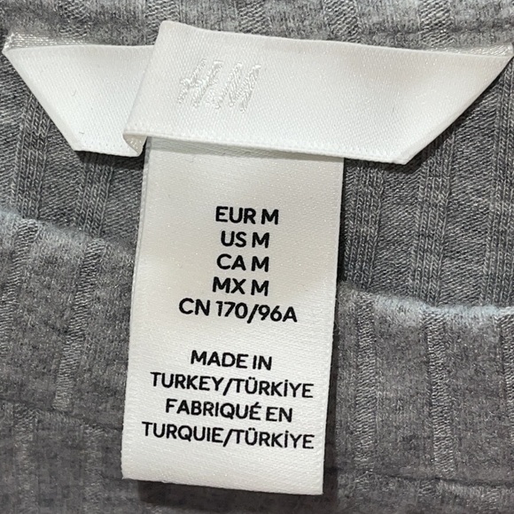 H&M Gray Ribbed Long Sleeve Crew Neck Top Sz. MD - Picture 6 of 7